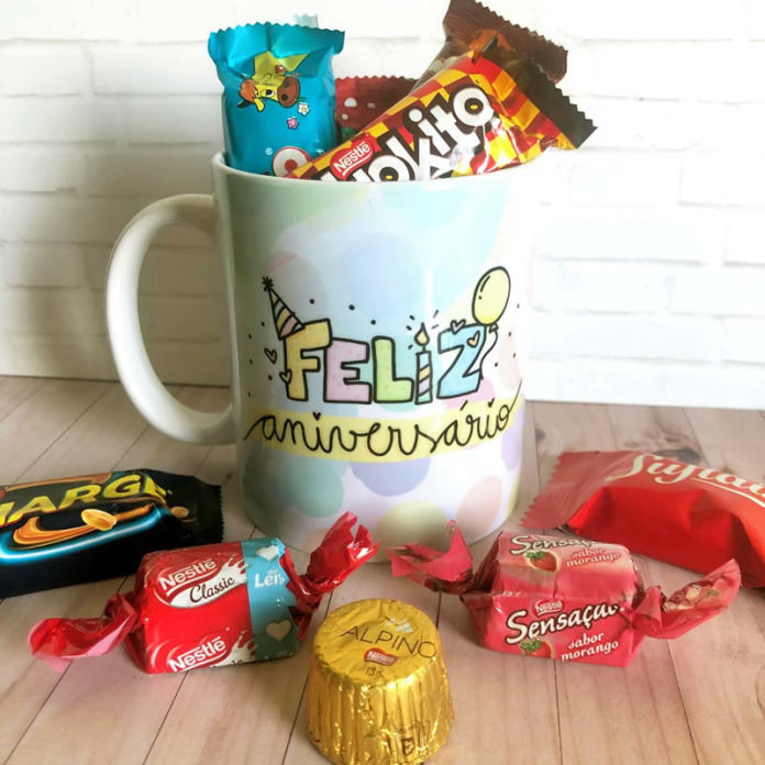 Canecas Brancas Personalizadas de Porcelana com Bombons